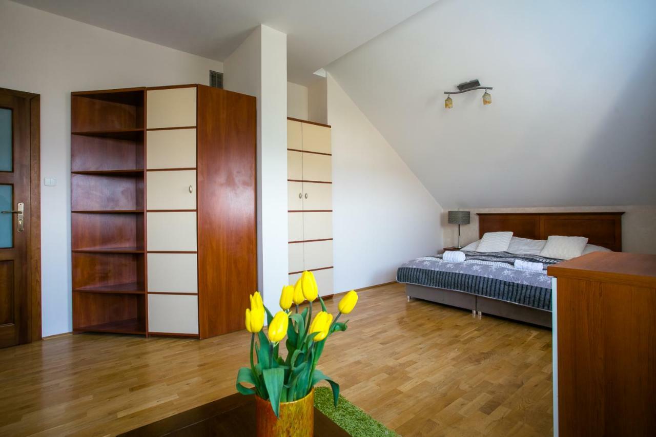 Pokoje Beskidzka Apartment Люблин Екстериор снимка